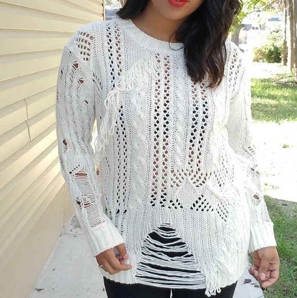 𝙇𝘼𝙎𝙏 𝙊𝙉𝙀 |ROSÉ ALL DAY IVORY FRINGE SWEATER - Picture 4 of 15